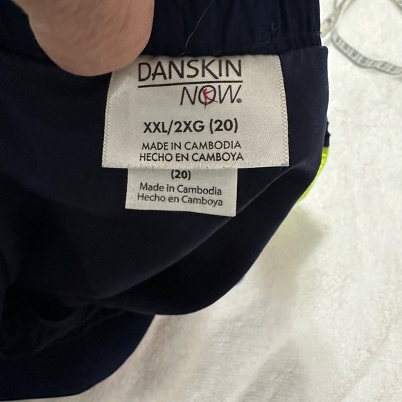 Danskin women’s shorts size XXL (20) - Picture 4 of 7